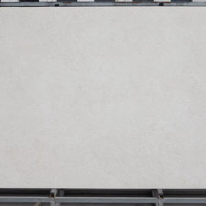 Losa de Piedra Sinterizada Mate Beige Caliza <span class=keywords><strong>para</strong></span> Encimeras de Cocina, Islas, Paredes Decorativas y Encimeras de Baño - Product Image 1