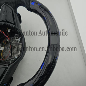 พวงมาลัยคาร์บอนไฟเบอร์หุ้มหนังแท้ R8 พร้อมไฟ LED สำหรับตกแต่งรถยนต์ Volkswagen Golf Polo Passat ลดราคาพิเศษ - Product Image 3