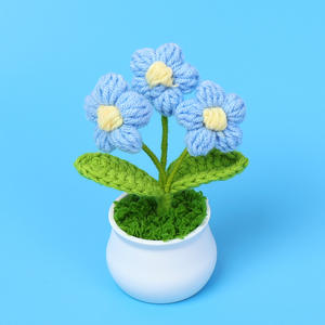 Decoración de mesa en maceta de tres flores tejidas a mano para el Día de San Valentín, regalo de aniversario de cumpleaños Uionen 1482 - Product Image 3