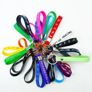 Porte-clés en gel de silicone, porte-clés en caoutchouc souple avec impression sérigraphique, logo personnalisable, bracelet porte-clés - Product Image 5