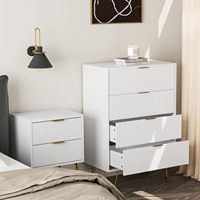 Commode avec 4 tiroirs cannelés, poignées dorées et pieds en forme d'épingle à cheveux dorés, finition MDF blanc, armoire de rangement moderne et haute pour chambre à coucher