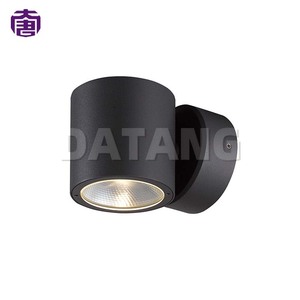 Applique murale LED extérieure étanche à longue durée de vie avec indice de protection IP65 pour l'extérieur des bâtiments, les jardins et l'usage résidentiel - Product Image 2