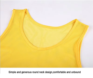 Chalecos de fútbol ligeros y personalizados Baberos de entrenamiento transpirables de malla numerada Baberos sin mangas <span class=keywords><strong>deportivos</strong></span> para adultos y niños - Product Image 3