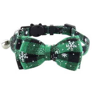 Bandanas et nœuds papillon pour chien à carreaux de Noël, accessoires pour animaux de compagnie en tissu réglables, motif flocon de neige rouge et vert, nouveauté pour chiens - Product Image 3