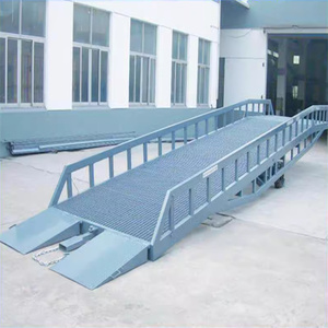Rampe réglable électrique ou manuelle YES LIFT, hauteur réglable de 1,1 à 1,8 m, adaptée pour le chargement de camions, etc. - Product Image 3