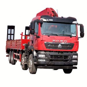 Sinotruk 8*4 ChangXing 25-ton 7-section Folding Arm <b>Crane</b> Truck with Rear Ladder - Product Image 4