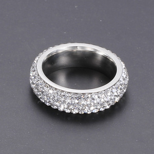 Bague pour femme en acier inoxydable 6 mm, style diamant avec cinq rangs de pavés, cadeau de bijoux - Product Image 4