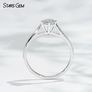 Starsgem Bague de fiançailles solitaire en or blanc 18 carats avec diamant de laboratoire taillé brillant de 0,4ct 4.5mm - Product Image 4