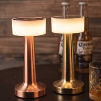 Lampe de table moderne de luxe pour hôtel, rechargeable, portable, sans fil, en métal doré, avec charge sans fil