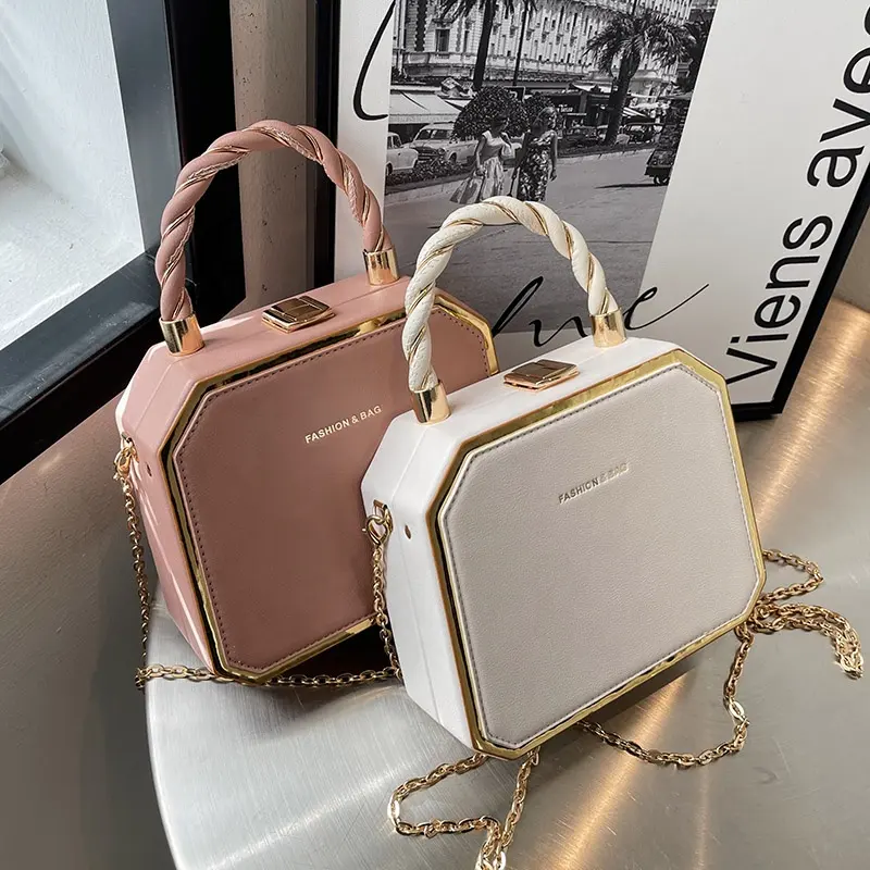 Bolsa feminina pequena com corrente cruzada de ombro, bolsas populares para mulheres, novidade em design para mulheres, novidade de 2024