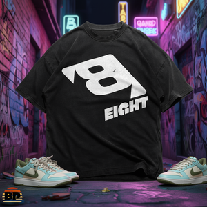 T-shirt Grafica Oversize con Numero 8 in 3D, Stile Retrò Anni '90, Tipografia Audace, per Donna e Uomo - Product Image 3