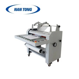 Machine à découper et à plastifier le papier semi-automatique Nantou, largeur 680 mm, capacité 80-450 g/m², emballage en boîte en bois - Product Image 4