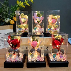 Mini Bouquet di Rose in Sapone con Copertura in Acrilico e LED - Decorazione da Scrivania, Regalo Multiuso (San Valentino, Festa della Mamma) 3 Colori - Product Image 1