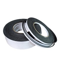 Bandes d'étanchéité en mousse EVA adhésives acryliques Bandes d'étanchéité en mousse thermofusible pour portes et fenêtres résistantes aux intempéries à haute température