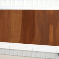 Rideaux de maison de volaille à refroidissement par évaporation en plastique neufs et d'occasion coussinets de refroidissement de poulet pour élevages de porcs 1 an de garantie de moteur
