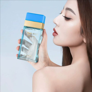 น้ำหอมผู้หญิงกลิ่นซิตรัสสดชื่น ติดทนนาน สีฟ้าอ่อน 100 มล. น้ำหอมดีไซเนอร์จากอิตาลี สำหรับใช้ในชีวิตประจำวัน โอกาสพิเศษในฤดูร้อน - Product Image 6