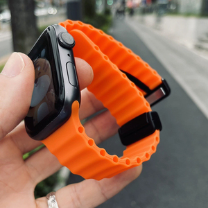<span class=keywords><strong>Bracelet</strong></span> étanche en silicone souple pour hommes et femmes <span class=keywords><strong>Bracelet</strong></span> sport pour <span class=keywords><strong>Apple</strong></span> <span class=keywords><strong>Watch</strong></span> Series 10 9 8 7 <span class=keywords><strong>SE</strong></span> 2nd <span class=keywords><strong>SE</strong></span> Magnetic Band - Product Image 6
