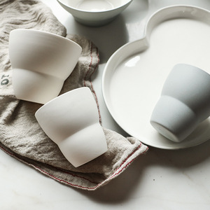 <span class=keywords><strong>Set</strong></span> di stoviglie in ceramica nordica unico opaco insalata Dessert piatto di frutta piatto di Sushi Cappuccino tazza di caffè tazza di tè ciotola di zuppa vaso di latte - Product Image 4