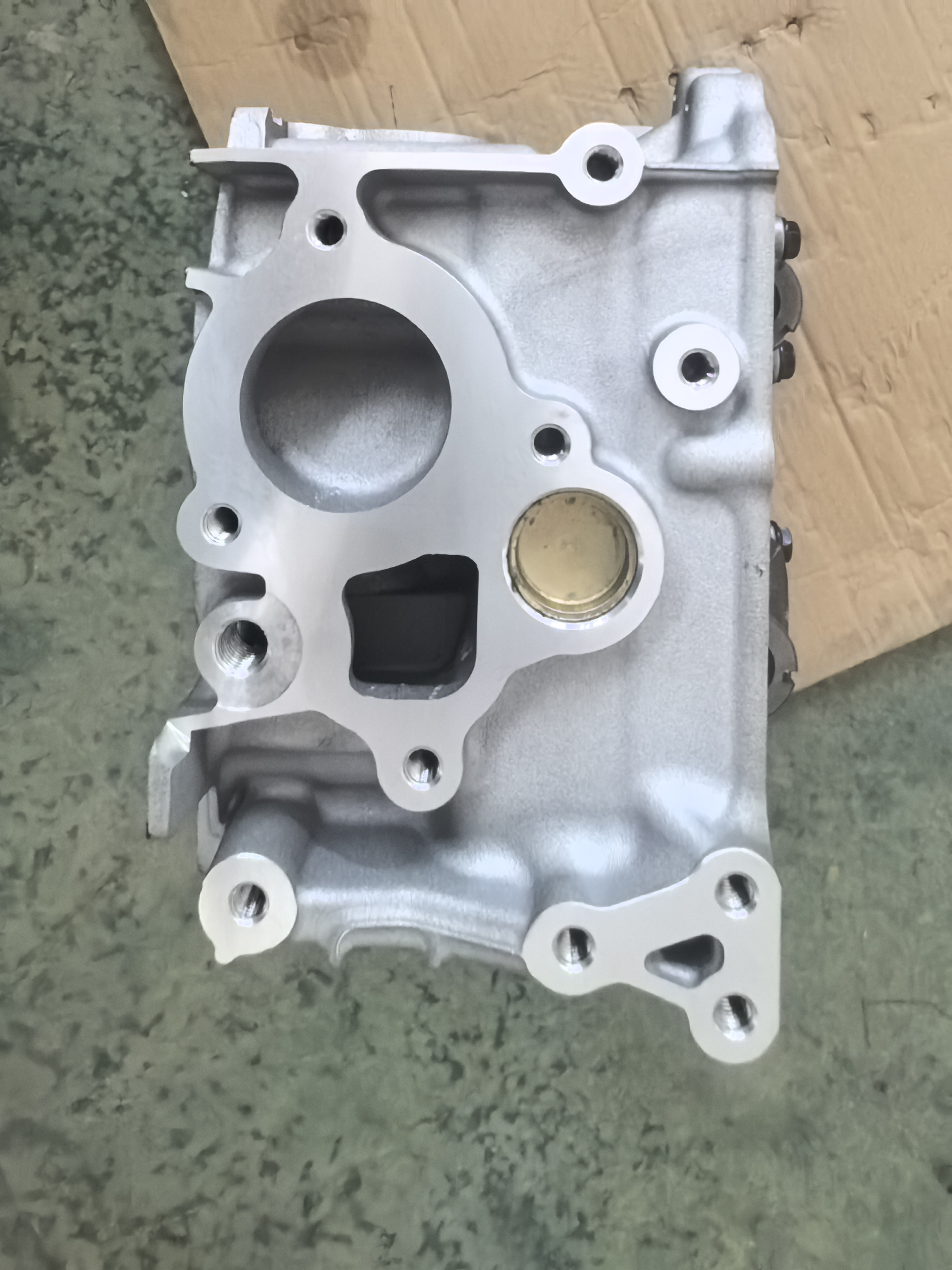 11040-4JM0A QR25 New Model Cylinder Head Complete for Nissan