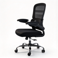 Chaise de bureau ergonomique à dossier mi-haut en maille avec accoudoirs rabattables et base pivotante chromée pour espace de travail commercial