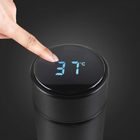 Bouteille d'eau intelligente isotherme sous vide en acier inoxydable 18/8 à double paroi de 500 ml avec affichage de température, personnalisable pour fabricants