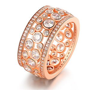 Anello Traforato Stile Pavé per Donne, Gioiello da Dito con Pietre Scintillanti, Moda per Uso Quotidiano - Product Image 6