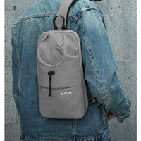 Nouveaux produits tendance 2026 : Sac de poitrine minimaliste durable avec logo personnalisé et pochette à bouteille à cordon de serrage