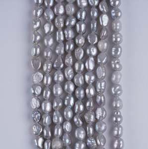 <span class=keywords><strong>Perlas</strong></span> Barrocas Grises <span class=keywords><strong>de</strong></span> Agua Dulce Sueltas <span class=keywords><strong>de</strong></span> 5-6mm, Hilo <span class=keywords><strong>de</strong></span> <span class=keywords><strong>Perlas</strong></span> <span class=keywords><strong>de</strong></span> 18cm <span class=keywords><strong>de</strong></span> Largo para la Fabricación <span class=keywords><strong>de</strong></span> Joyería, <span class=keywords><strong>Precio</strong></span> <span class=keywords><strong>de</strong></span> Fábrica al por Mayor - Product Image 2