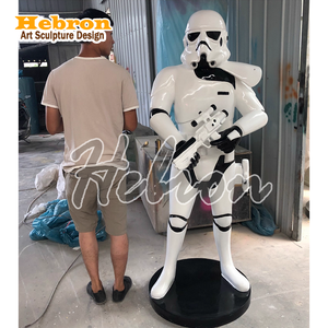 Grande sculpture de soldats blancs en fibre de verre grandeur nature, sculpture de Storm Trooper de Star Wars, statue en résine, figurine de film, décoration - Product Image 1