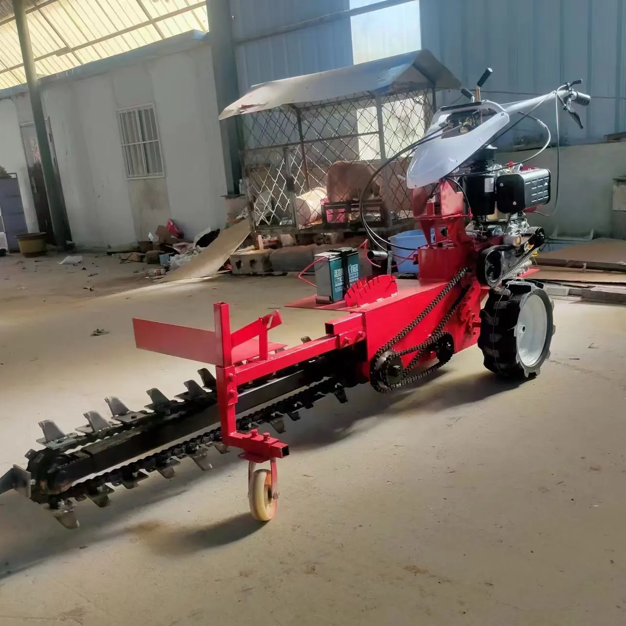 Machine à creuser et à rainurer les conduits de câbles, ingénierie de tranchées de vergers automotrices à main, chaîne de tuyaux enterrés tre