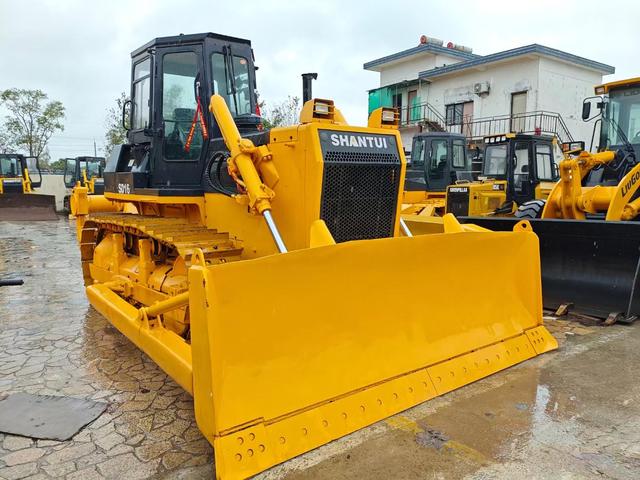 Heavy-Duty Bulldozers HE-268