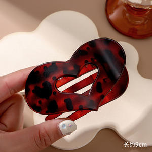 Pinces à cheveux cœur creux, pinces bec de canard plates en forme de cœur, attaches élégantes pour cheveux, accessoires capillaires pour femmes - Product Image 5