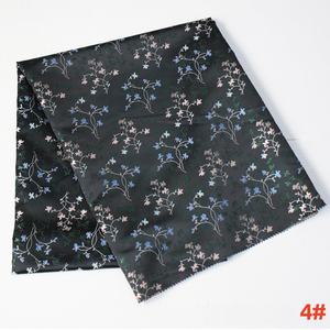 Tessuto Jacquard Broccato Tinto in Filo 100% Poliestere 167gsm, Larghezza 65/<span class=keywords><strong>66</strong></span> Pollici, Personalizzabile, per Abiti - Product Image 4