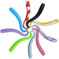En stock Jouets pour chats pas chers en plastique TPR Tentacules de pieuvre lumineux Marionnette à doigt Pieuvre Marionnette à doigt Jouets pour enfants