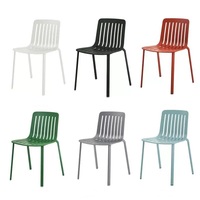 Chaise de salle à manger d'extérieur empilable de style nordique avec accoudoirs et dossier épaissi, chaise de loisirs pour la maison, le café et la terrasse