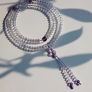 Mala di Perle di Cristallo Bianco, Rosario Buddista con 108 Perle di Ametista e Quarzo, Nappa Etnica e Spirituale - Product Image 1
