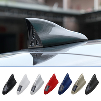 Antenne de voiture solaire en forme d'aileron de requin avec lumière stroboscopique, 18 LED, télécommande radio, matériau ABS, ajustement universel pour voitures