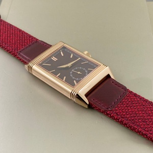 นาฬิกา Reverso รุ่นคลาสสิก หน้าปัดสีแดง ตัวเรือนทองหรู สายหนัง ดีไซน์ย้อนยุค หรูหรา ออกแบบพิเศษ นาฬิกาสองหน้า - Product Image 5