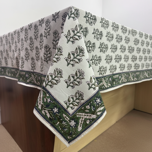 Mantel Floral Evergreen Grace, cubierta de mesa de algodón con estampado de bloque de mano indio para comedor, boda, cocina - Product Image 1