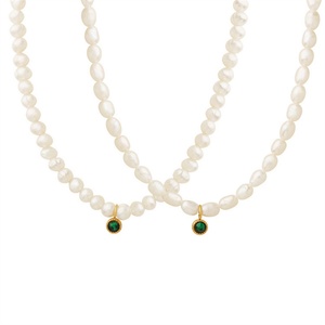 Collar de Lujo con Cadena de Acero Inoxidable y Perlas de Imitación, con Colgante de Circonita Cúbica, para Mujer - Regalo Moderno para Fiestas - Product Image 1