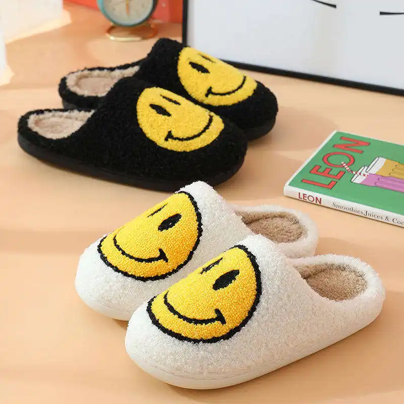 Hot Sell Home Smile Slides Slippers New Style Fur Slides Faux Fur Smile Happy Face Slippers Women Shoes Plush Slippers Custom