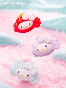 Lot de 12 boîtes en gros MOETCH Sanrios Hello-Kittyed Lucky Meeting Koi Series – Boîte mystère en vinyle et peluche, figurines de collection pour jouets et cadeaux - Product Image 4