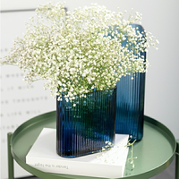 Vase Terrarium en Verre Texturé Fait Main Moderne pour Mariage et Décoration de Table, Transparent, 28cm, Bleu Côtelé, Décoration Triangulaire, Vente en Gros