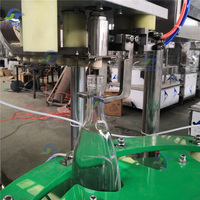 Pneumatische T Kurk Wodka Whisky Fles Persen Capping Machine Met Transportband