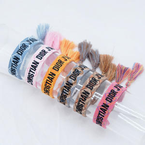 Bracelet d'amitié chrétienne LOVE HOPE avec breloque, logo brodé, tissé, taille ajustable, en sangle avec pompon, 100% polyester - Product Image 4