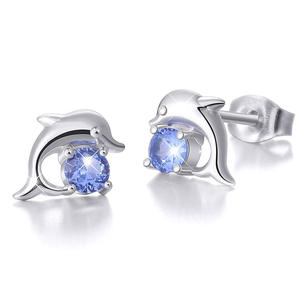 Orecchini a perno con delfino E1941, diamante blu, argento 925, montatura a griffe, grazioso design animale, gioielli in cristallo da donna per tutti i giorni - Product Image 1