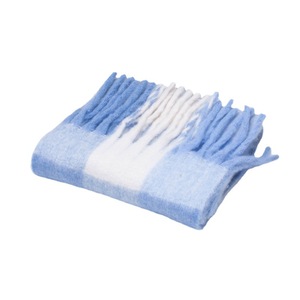 Sciarpa e Scialle Grande da Donna di Alta Qualità a Quadri Tradizionali Blu-Verde per l'Autunno e l'Inverno - Product Image 6