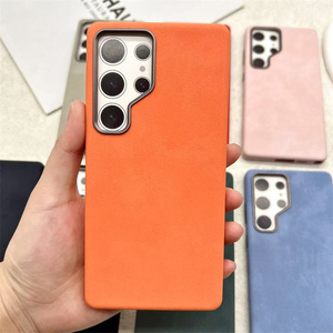 Funda Magnética Clásica Delgada de Cuero PU con Llaves Metálicas Naranjas y Marco para Lente para <span class=keywords><strong>Samsung</strong></span> S26 Ultra S25 FE A07 A17 A06 A26 A57 - Product Image 3