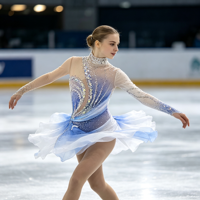 Robe de patinage artistique à col haut et manches longues, dégradé bleu et blanc, avec strass et maille, pour compétition et spectacle (adultes et enfants)