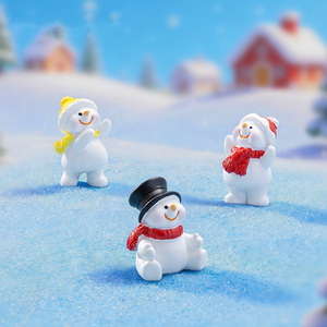 Mini Figuras de Resina de Muñecos de Nieve Navideños en Miniatura, Adornos para Manualidades Navideñas, Decoración de Jardín de Hadas y Casa de Muñecas - Product Image 3